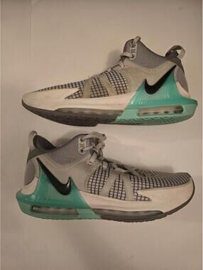 Nike LeBron Witness 7 Flat Pewter Mint Basketball Athletic Shoes Size 8.5